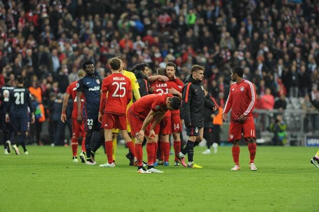 Die Bayern-Spieler enttaeuscht nach dem verpassten Einzug ins CL-Finale. , Bayern Muenchen - Atletico Madrid, Fussball ,Champions League, Halbfinale, Rueckspiel, 03.05.2016 , Muenchen Copyright: Stuetzle xEibner-Pressefoto ep_wse