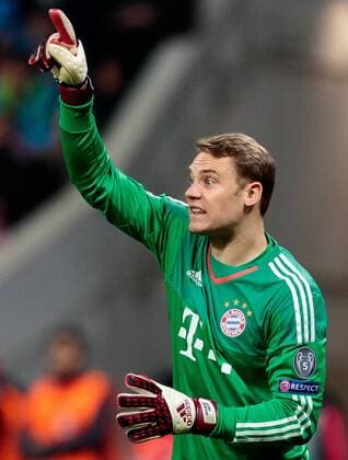 03.05.2016, Allianz Arena, Muenchen, GER, UEFA CL, FC Bayern Muenchen vs Atletico Madrid, Halbfinale, Rueckspiel, im Bild Manuel Neuer (FC Bayern Muenchen) Miguel Angel Moya (Atletico Madrid) during the UEFA Champions League semi Final, 2nd Leg match between FC Bayern Munich and Atletico Madrid at the Allianz Arena in Muenchen, Germany on 2016 05 03. Muenchen EP_fei