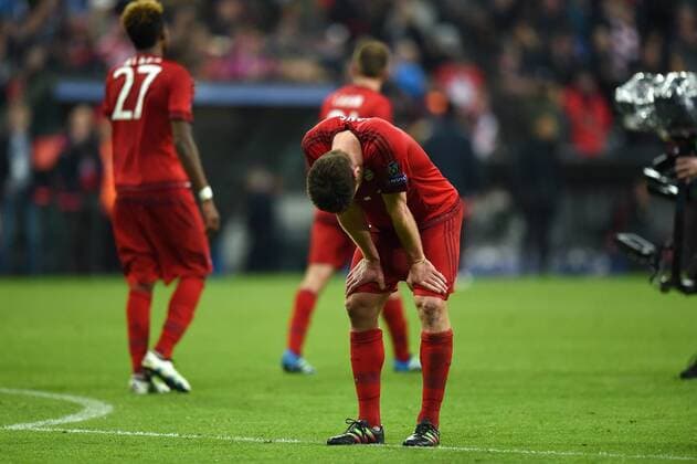 FUSSBALL CHAMPIONS LEAGUE SAISON 2015 2016 HALBFINAL RUECKSPIEL FC Bayern Muenchen - Atletico Madrid 03.05.2016 Enttaeuschung FC Bayern; Xabi Alonso 