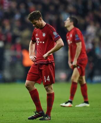 FUSSBALL CHAMPIONS LEAGUE SAISON 2015 2016 HALBFINAL RUECKSPIEL FC Bayern Muenchen - Atletico Madrid 03.05.2016 Enttaeuschung FC Bayern; Xabi Alonso 
