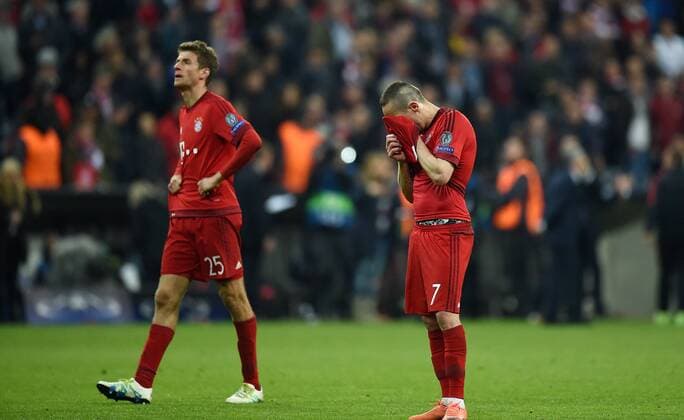 FUSSBALL CHAMPIONS LEAGUE SAISON 2015 2016 HALBFINAL RUECKSPIEL FC Bayern Muenchen - Atletico Madrid 03.05.2016 Enttaeuschung FC Bayern; Franck Ribery (re) und Thomas Mueller 