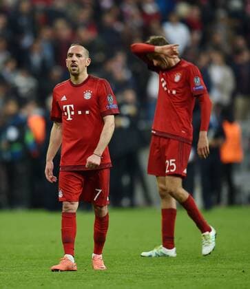 FUSSBALL CHAMPIONS LEAGUE SAISON 2015 2016 HALBFINAL RUECKSPIEL FC Bayern Muenchen - Atletico Madrid 03.05.2016 Enttaeuschung FC Bayern; Franck Ribery (li) und Thomas Mueller 