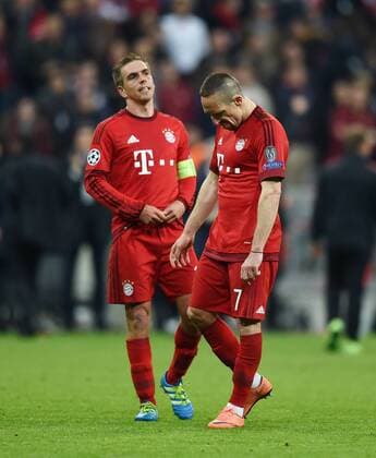 FUSSBALL CHAMPIONS LEAGUE SAISON 2015 2016 HALBFINAL RUECKSPIEL FC Bayern Muenchen - Atletico Madrid 03.05.2016 Enttaeuschung FC Bayern; Franck Ribery (re) und Philipp Lahm 