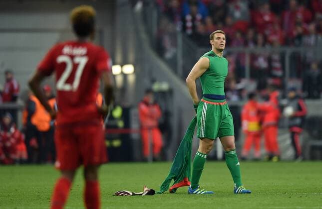 FUSSBALL CHAMPIONS LEAGUE SAISON 2015 2016 HALBFINAL RUECKSPIEL FC Bayern Muenchen - Atletico Madrid 03.05.2016 Enttaeuschung FC Bayern; Torwart Manuel Neuer (re) 