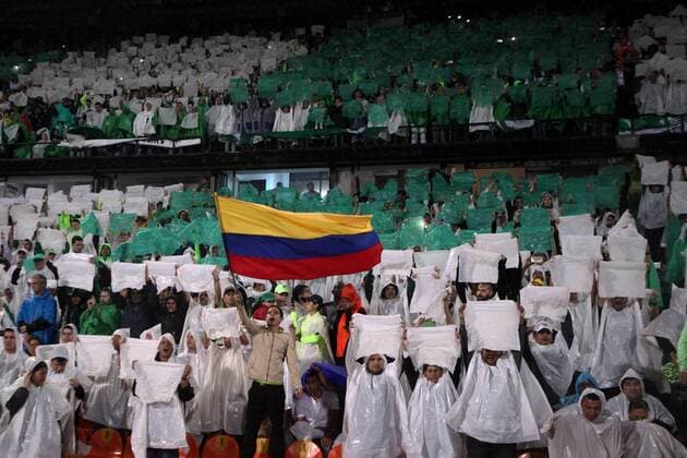 Atletico Nacional supporters cheer the team against Huracan during their second leg match of the Copa Libertadores eight finals at Atanasio Girardot stadium in Medellin, Colombia, 03 May 2016. Atletico Nacional of Colombia Vs. Huracan of Argentina !ACHTUNG: NUR REDAKTIONELLE NUTZUNG!  MED705 20160504-635979388341830638