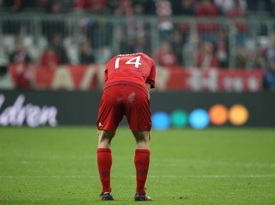 München, Fussball, Herren, UEFA Champions League, Saison 2015 2016, Halbfinale, FC Bayern München - Atletico Madrid, Xabi Alonso, FC Bayern München,enttäuscht