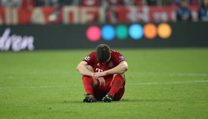 München, Fussball, Herren, UEFA Champions League, Saison 2015 2016, Halbfinale, FC Bayern München - Atletico Madrid, Xabi Alonso, FC Bayern München,