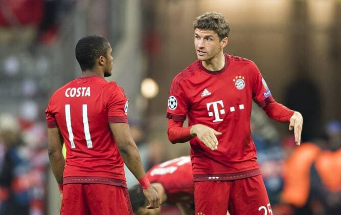 München, 03.05.2016, Allianz Arena Douglas Costa (FCB), Thomas Müller (FCB) FC Bayern München vs. Atletico Madrid mm