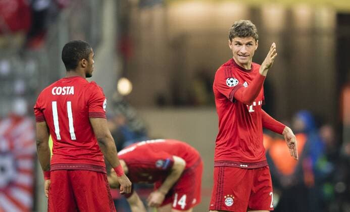 München, 03.05.2016, Allianz Arena Douglas Costa (FCB), Thomas Müller (FCB) FC Bayern München vs. Atletico Madrid mm