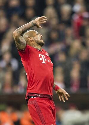 München, 03.05.2016, Allianz Arena Arturo Vidal (FCB) enttäuscht FC Bayern München vs. Atletico Madrid mm