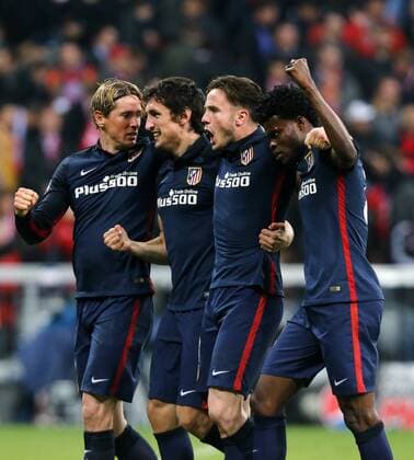 München Fußball Champions League FC Bayern München vs. Atletico Madrid, v.l. Fernando Torres, Stefan Savic, Saul Niguez uns Thomas Partey (Madrid) feiern den Einzug ins Finale