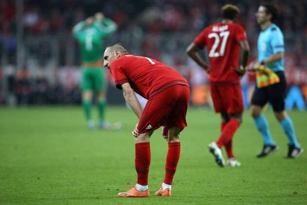 Franck Ribery, David Alaba enttäuscht nach Spielende Enttäuschung Fußball Fussball Halbfinale UEFA Championsleague Herren Saison 2015 2016 03.05.2016 FC Bayern München vs. Atletico Madrid
