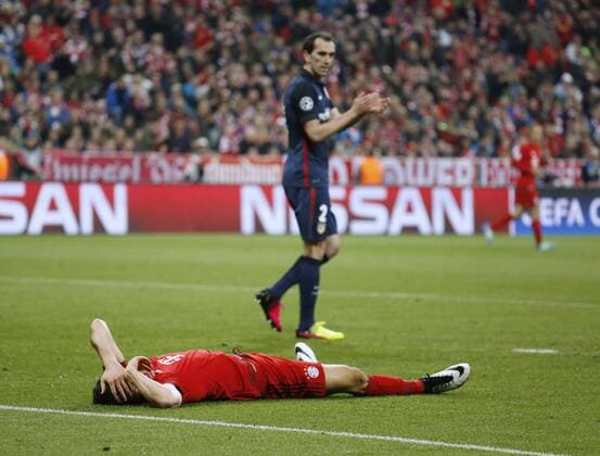 LEWANDOWSKI Robert Team FC Bayern Muenchen UEFA Champions League Saison 2015-2016 Halbfinal Rueckspiel FC Bayern Muenchen-Atletico de Madrid 2 : 1 am 03.Mai 2016 in Muenchen 