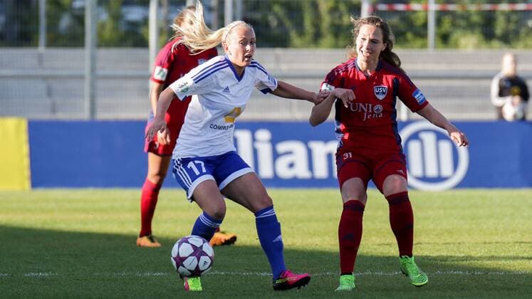 v.li.: Mandy Islacker (Frankfurt, 17), Julia Arnold (Jena, 31), Fussball, Allianz Frauen-Bundesliga, 1. FFC Frankfurt - FF USV Jena, xozx