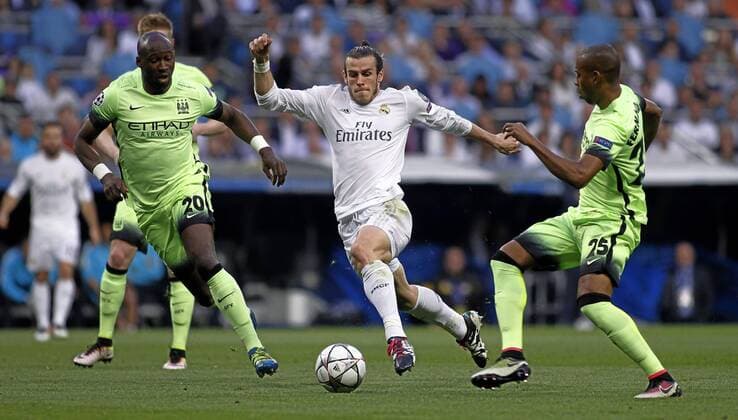 Fußball, CL, Real Madrid - Manchester City Second leg of the Champions League semifinals played between Real Madrid vs Manchester City. In this picture, Fernandinho and Bale. xANGELxRIVEROx 