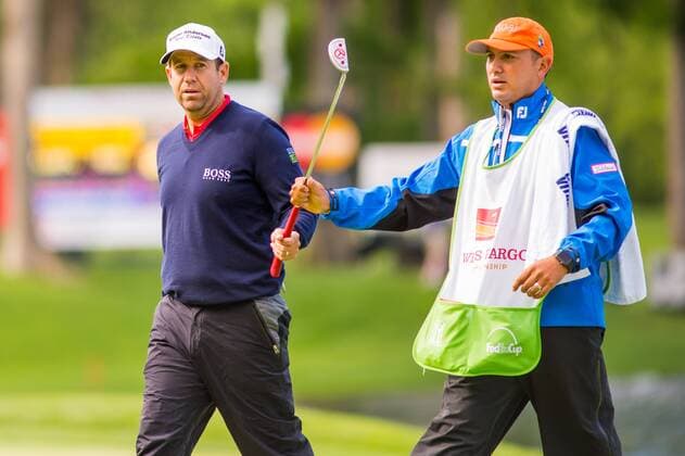 Golfer Erik Compton wallks (left) during the PGA Golf Herren Wells Fargo Championship on Thursday, May 5, 2016 at Quail Hallow Country Club in Charlotte, NC. David Grooms CSM PGA 2016: Wells Fargo Championship MAR 5 - ZUMAc04_
