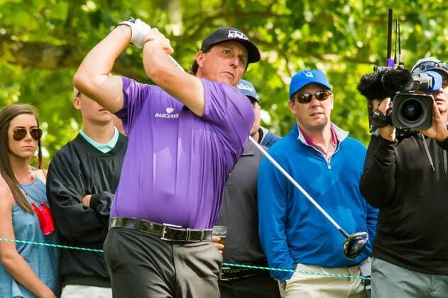 Golfer Phil Mickelson plays his shot from the 15th tee during the PGA Golf Herren Wells Fargo Championship on Thursday, May 5, 2016 at Quail Hallow Country Club in Charlotte, NC. David Grooms CSM PGA 2016: Wells Fargo Championship MAR 5 - ZUMAc04_