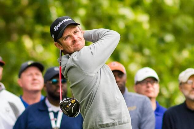 Golfer Justin Rose tees off on the 15ht holeduring the PGA Golf Herren Wells Fargo Championship on Thursday, May 5, 2016 at Quail Hallow Country Club in Charlotte, NC. David Grooms CSM PGA 2016: Wells Fargo Championship MAR 5 - ZUMAc04_