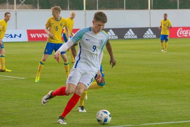 Azerbaijan: UEFA U17 U 17 - England - Sweden George Hirst of England controls the ball during the UEFA European Under-17 Championship Azerbaijan 2016, Group C match between England v Sweden at the Karabakh Stadium.  AzizxKarimov
