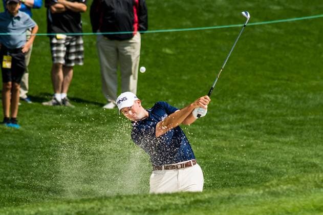 Golfer Michael Thompson plays a shot from a green side bunker on the 18th hole during the Wells Fargo Championship on Friday, May 6, 2016 at Quail Hallow Country Club in Charlotte, NC. David Grooms CSM PGA Golf Herren 2016: Wells Fargo Championship MAR 6 - ZUMAc04_