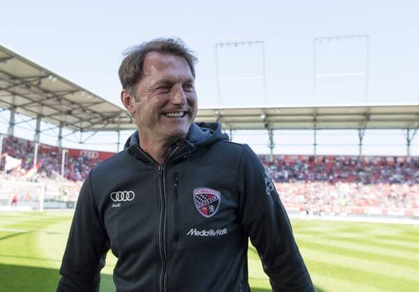Ralph Hasenhuettl, Trainer Ing Halbfigur, Freisteller , Aktion, Einzelbild, Portrait, Porträt, FC INGOLSTADT - FC BAYERN MUENCHEN 1-2 Fussball 1. Bundesliga , Ingolstadt, am 07.05.2016 , 33.Spieltag, Saison 2015 2016, 1.Liga, 1.Bundesliga, FCB