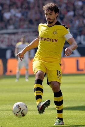 Fußball 1. Bundesliga 33. Spieltag Eintracht Frankfurt - Borussia Dortmund am 07.05.2016 in der Commerzbank-Arena in Frankfurt Mats Hummels ( Dortmund ) xJKx