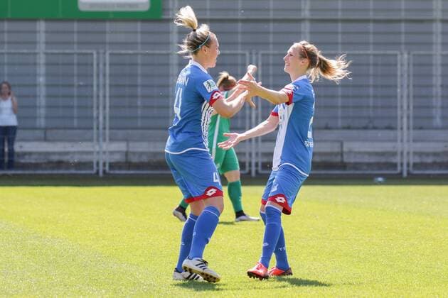 v.li.: Torschützin Kristin Demann (Hoffenheim, 4) jubelt mit Leonie Pankratz (Hoffenheim, 21) über das 1:0, Jubel, Torjubel, Torerfolg, celebrate the goal, goal, celebration, Jubel ueber das Tor, optimistisch, Action, Aktion, Fussball, Allianz Frauen-Bundesliga, TSG 1899 Hoffenheim - SV Werder Bremen, xozx