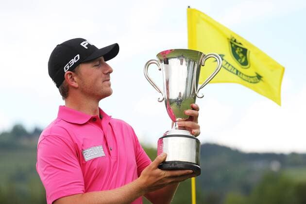 GOLF - Goesser Open 2016 MARIA LANKOWITZ,AUSTRIA,08.MAY.16 - GOLF - Alps Tour, Goesser Open, GC Erzherzog Johann, award ceremony. Image shows Matt Wallace (ENG). Keywords: trophy. GEPAxpictures xDanielxGoetzhaber