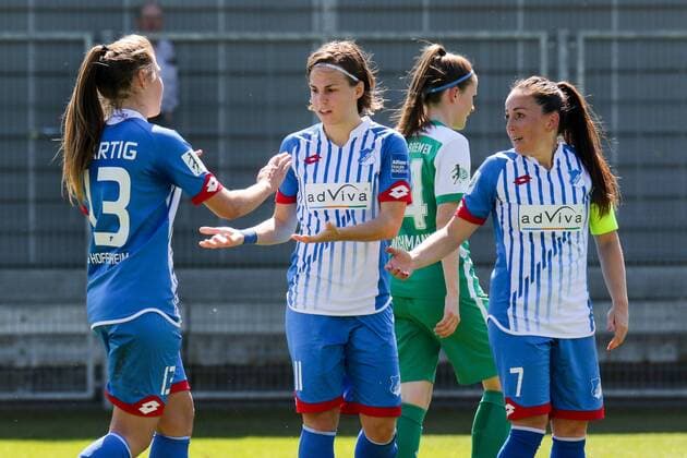 v.li.: Isabella Hartig (Hoffenheim, 13), Torschützin Dora Zeller (Hoffenheim, 11) und Martina Moser (Hoffenheim, 7) jubeln über das Tor zum 2:0, Jubel, Torjubel, Torerfolg, celebrate the goal, goal, celebration, Jubel ueber das Tor, optimistisch, Action, Aktion, Fussball, Allianz Frauen-Bundesliga, TSG 1899 Hoffenheim - SV Werder Bremen, xozx