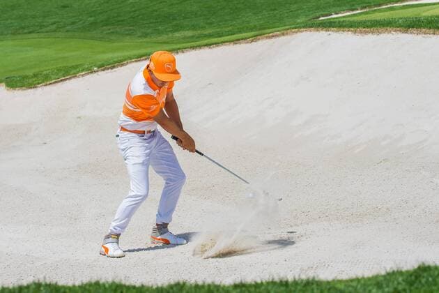 Golf, Wells Fargo Pro-Am Rickie Fowler hits his 3rd shot for a green side bunker on the 5th hole during the Wells Fargo Championship on Sunday, May 8, 2016 at Quail Hallow Country Club in Charlotte, NC. David Grooms CSM PGA Golf Herren 2016: Wells Fargo Championship MAR 8 - ZUMAc04_