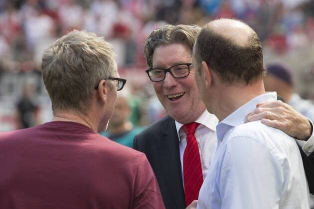 Vorstandsmitglied Harald Toni SCHUMACHER (K, mi.) vor dem Spiel im Gespraech mit Trainer Peter STOEGER (Stöger) (K, li.) und Geschaeftsfuehrer Joerg (Jörg) SCHMADTKE (K, re.). Freundlich, lachend, Lachen. Fussball 1. Bundesliga, 33. Spieltag, 1. FC Koeln (K) - SV Werder Bremen (HB), 0:0, am 07.05.2016 in Koeln (Köln) Deutschland. Â