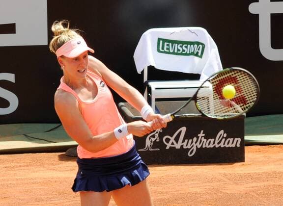 10.05.2016. Rome, Italy. BNL d Italia Tennis Tournament Alison Riske (USA) versus Samatha Stosur (AUS). Alison Riske (USA) returns Stosur won the tight match in 3 sets. xactivaxfotox  ActionPlus11735416