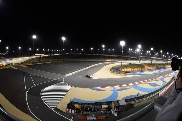 Samstag, 02.04.2016, FORMULA 1 GULF AIR BAHRAIN GRANDPRIX, Saison 2015 2016, Jenson Button (GB 22), McLaren Honda Formula 1 Team DeFodi506