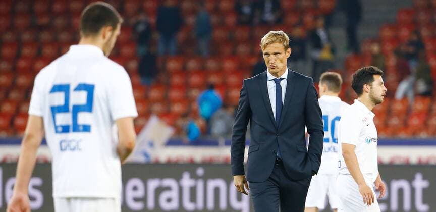 11.05.2016 Letzigrund Stadion Zürich ,SCHWEIZ, Saison 2015 2016 Fussball Super League FC Zürich - FC Lugano Trainer Sami Hyypiä (FC Zürich) entäuscht nach dem Spiel 