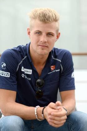 Formel 1, GP von Spanien, Shooting Marcus Ericsson 160512 Marcus Ericsson, poserar för ett porträtt inför Spaniens GP Barcelona den 12 maj 2016 i Montmelo.  Copyright: JOHANNAxLUNDBERG BB160512JL015