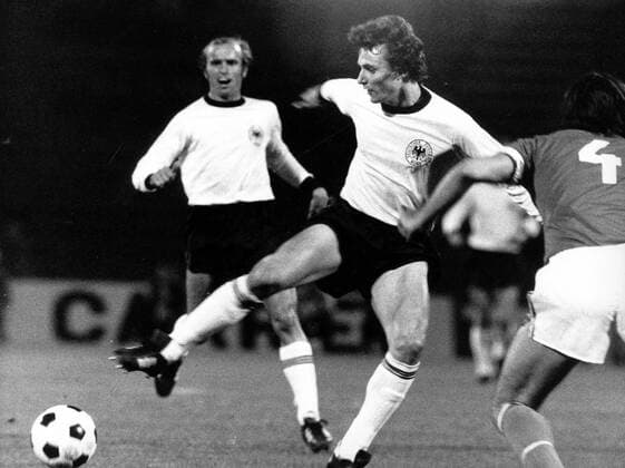 Fußball, EM Finale 1976 in Belgrad, Tschechoslowakei - Deutschland 5:3 i. E Dieter Müller und Erich -Ete- Beer (beide BR Deutschland) im EM Finale 1976 gegen die CSSR