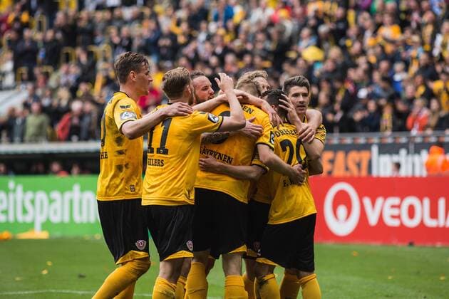 Dresden, Deutschland, 14.05.2016: Fußball 3. Liga Saison 2015 2016 - SG Dynamo Dresden - SG Sonnenhof Grossaspach Großaspach. Torjubel Dynamo Dresden