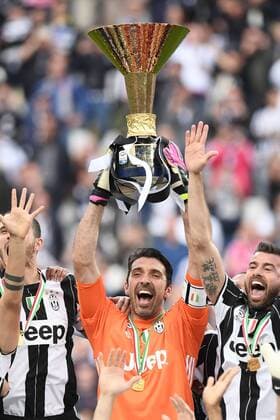 Bilder des Tages - SPORT Fußball, Juventus Turin ist italienischer Meister Fußball Italien Serie A 2015 2016 Juventus Turin - Sampdoria Genua Gianluigi Buffon 