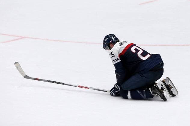 ST. PETERSBURG, RUSSIA. MAY 14, 2016. Slovakia s Marek Viedensky sits on the ice in their 2016 IIHF World Championship WM Weltmeisterschaft Preliminary Round Group B Ice hockey Eishockey match against Canada at the Yubileyny Sports Palace. Team Canada won the game 5-0. Alexander Demianchuk TASS  TS022FB9