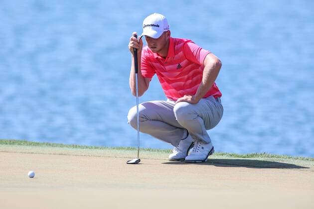 May 14, 2016: Daniel Berger lines up a putt on the 18th hole. Berger is finishing up Round 2 of THE PLAYERS Championship at TPC Sawgrass in Ponte Vedra Beach, Fl. after weather delayed the round on Friday. (Photo by David Rosenblum Icon Sportswire) GOLF: MAY 14 PGA Golf Herren - THE PLAYERS Championship - Third Round Icon1605142832 EDITORIAL USE ONLY