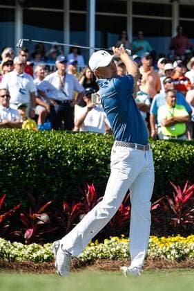May 14, 2016: Jordan Spieth tees off on the 17th hole. Spieth is finishing up his second round of THE PLAYERS Championship at TPC Sawgrass in Ponte Vedra Beach, Fl. after rain delayed several players from completing the round on Friday. (Photo by David Rosenblum Icon Sportswire) GOLF: MAY 14 PGA Golf Herren - THE PLAYERS Championship - Third Round Icon1605142814 EDITORIAL USE ONLY