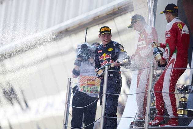 Formel 1, GP von Spanien, Sieger Max Verstappen Dutch Formula One driver Max Verstappen (2L), Red Bull, celebrates his victory at the Spanish Formula One Grand Prix with German Sebastian Vettel (R) and Kimi Raikkonen (2R) at the Barcelona-Catalunya circuit in Barcelona, northeastern Spain, on 15 May 2016. Verstappen has become the youngest driver ever to win a Formula One GP race at the age of 18 years, 7 months and 15 days. SPANISH GRAND PRIX !ACHTUNG: NUR REDAKTIONELLE NUTZUNG!  20160515-635989266041191701
