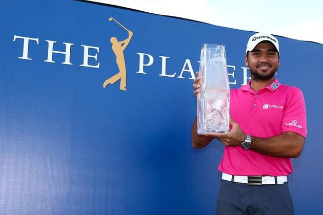 May 15, 2016 - Ponte Vedra Beach, Florida, United States - Jason Day holds the trophy after winning the final round of The PLAYERS Championship at TPC Sawgrass. Golf 2016 - The PLAYERS Championship - Final Round - ZUMAw109