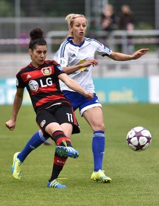 16.05.2016, xblx, Fussball 1.Bundesliga Damen, 1.FFC Frankfurt - Bayer 04 Leverkusen, emspor, v.l. Kristina Sundov (Bayer 04 Leverkusen Damen), Kathrin Hendrich (1.FFC Frankfurt) Frankfurt am Main