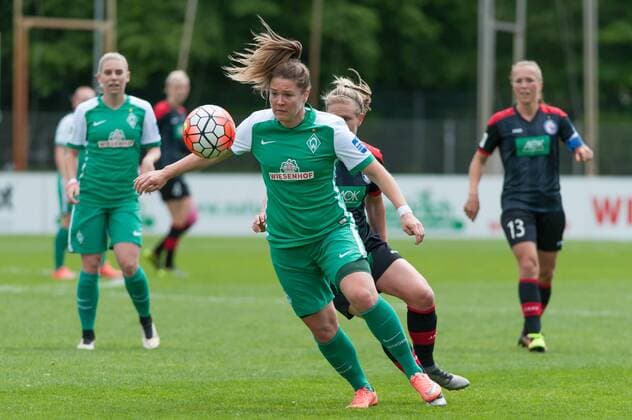 Lisa-Marie Scholz (SV Werder Bremen, 7) am Ball, Fussball, Allianz Frauen-Bundesliga, SV Werder Bremen - 1. FFC Turbine Potsdam, xobx