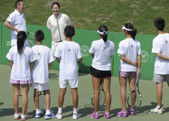 NANJING, CHINA - MAY 16: (CHINA OUT) Retired Chinese tennis player Li Na attends a tennis activity road to Wimbledon on May 16, 2016 in Nanjing, Jiangsu Province of China.  CFP484560245 