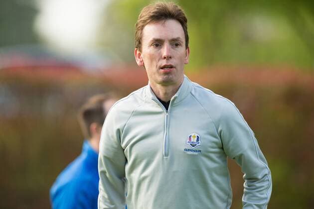 18.05.2016. The K Club, Straffan, Co. Kildare, Ireland. Dubai Duty Free Irish Open Golf Championship Pro-AM. Ken Doherty on the 1st tee of the Pro-AM. xPeterxFitzpatrickx  ActionPlus11738283