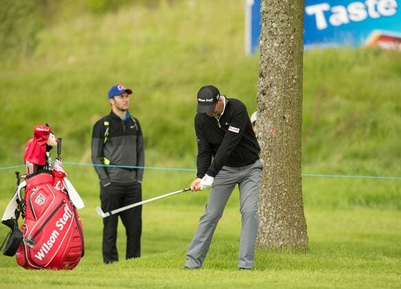 18.05.2016. The K Club, Straffan, Co. Kildare, Ireland. Dubai Duty Free Irish Open Golf Championship Pro-AM. Padraig Harrington taking his second shot from the rough on the 9th hole. xPeterxFitzpatrickx  ActionPlus11738301