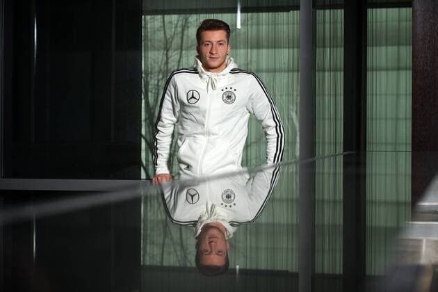 Fußball, Fotoshooting mit Marco Reus Fussball Berlin 24.03.2016 Deutsche Nationalmannschaft DFB Marco Reus