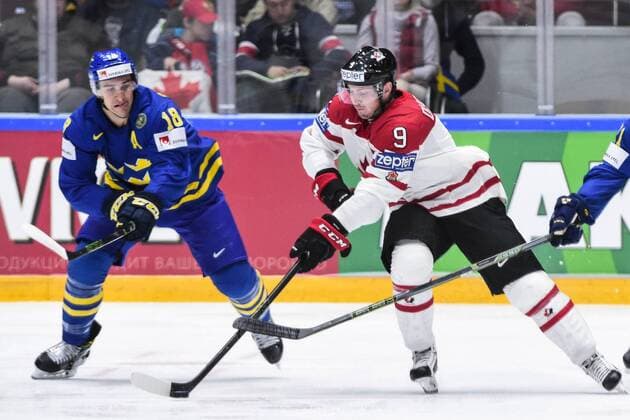160519 Sveriges Johan Sundström och Kanadas Matt Duchene under kvartsfinalen i Ishockey-VM mellan Kanada och Sverige den 19 maj 2016 i St Petersburg.  Copyright: LUDVIGxTHUNMAN BB160519LT052